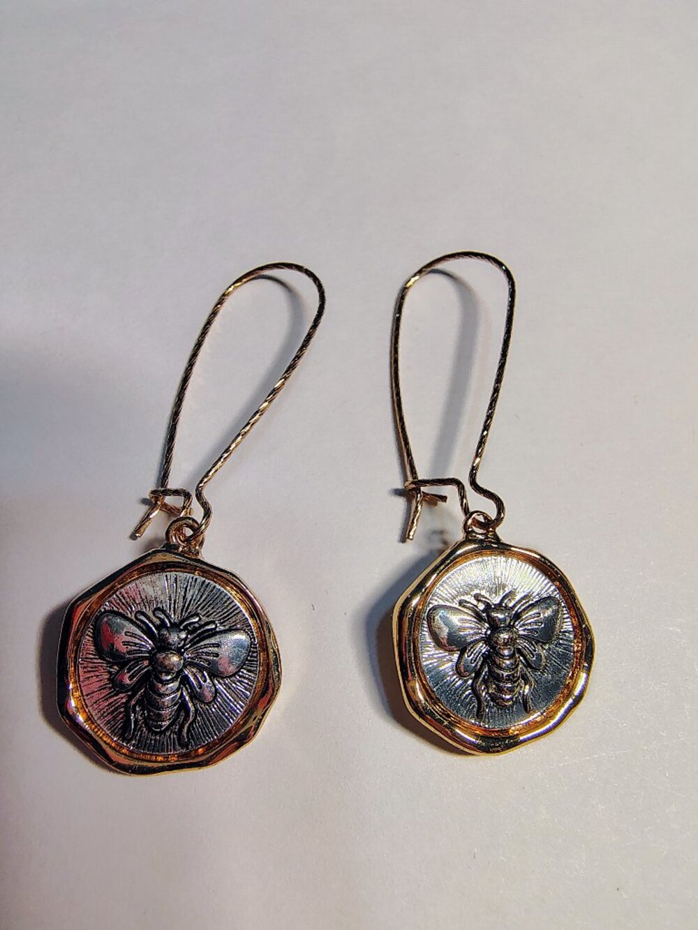 New! Earrings‎ with bee
